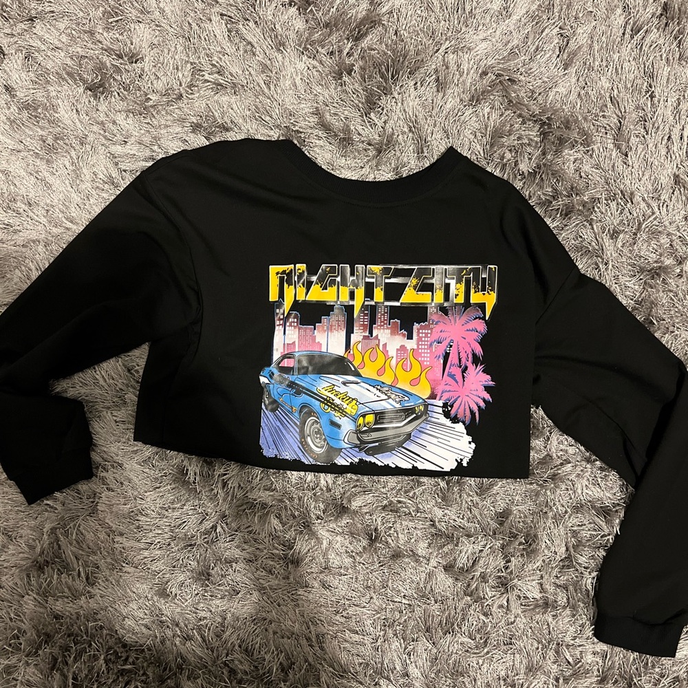long-sleeve cropped graphic shirt